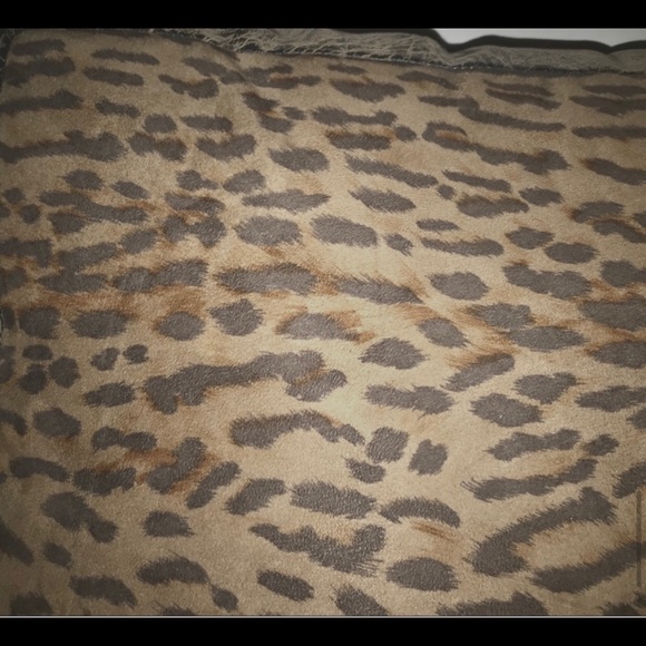 New Reversible Newport Pillow Pattern “Congo” USA